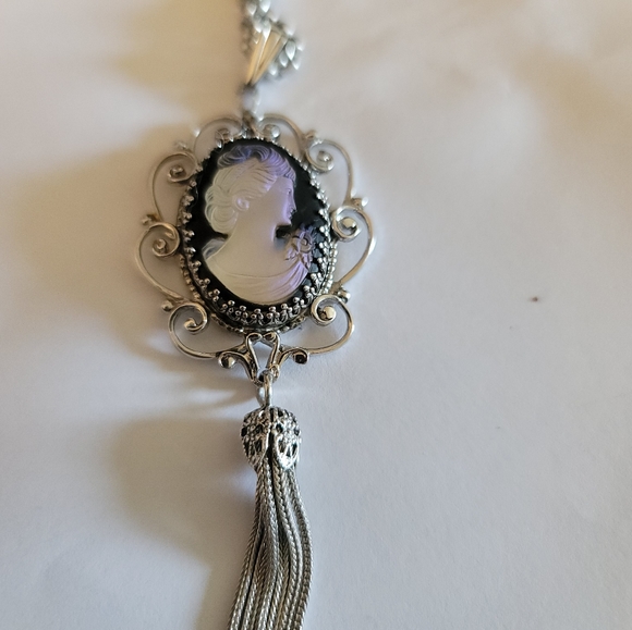 Whiting and Davis Vintage Glass Cameo - Picture 5 of 5